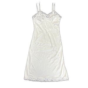 Vintage Ventura Soft White Nylon Lace Trim Adjustable Strap Full Slip Size 34